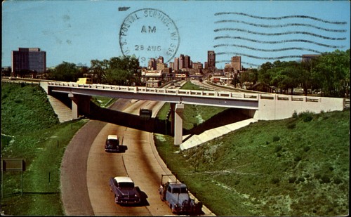 Autostrada superstrada - , a